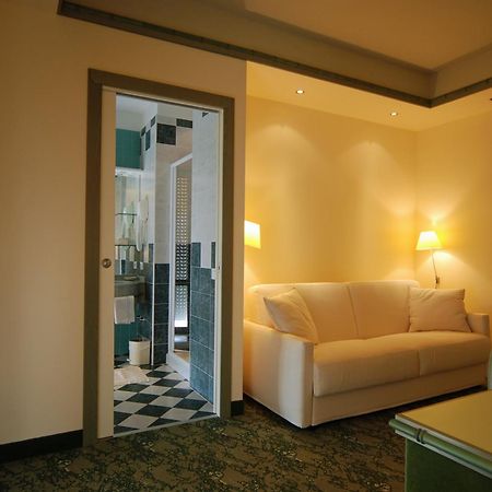 Hotel Montecarlo ليدو دي يسولو المظهر الخارجي الصورة