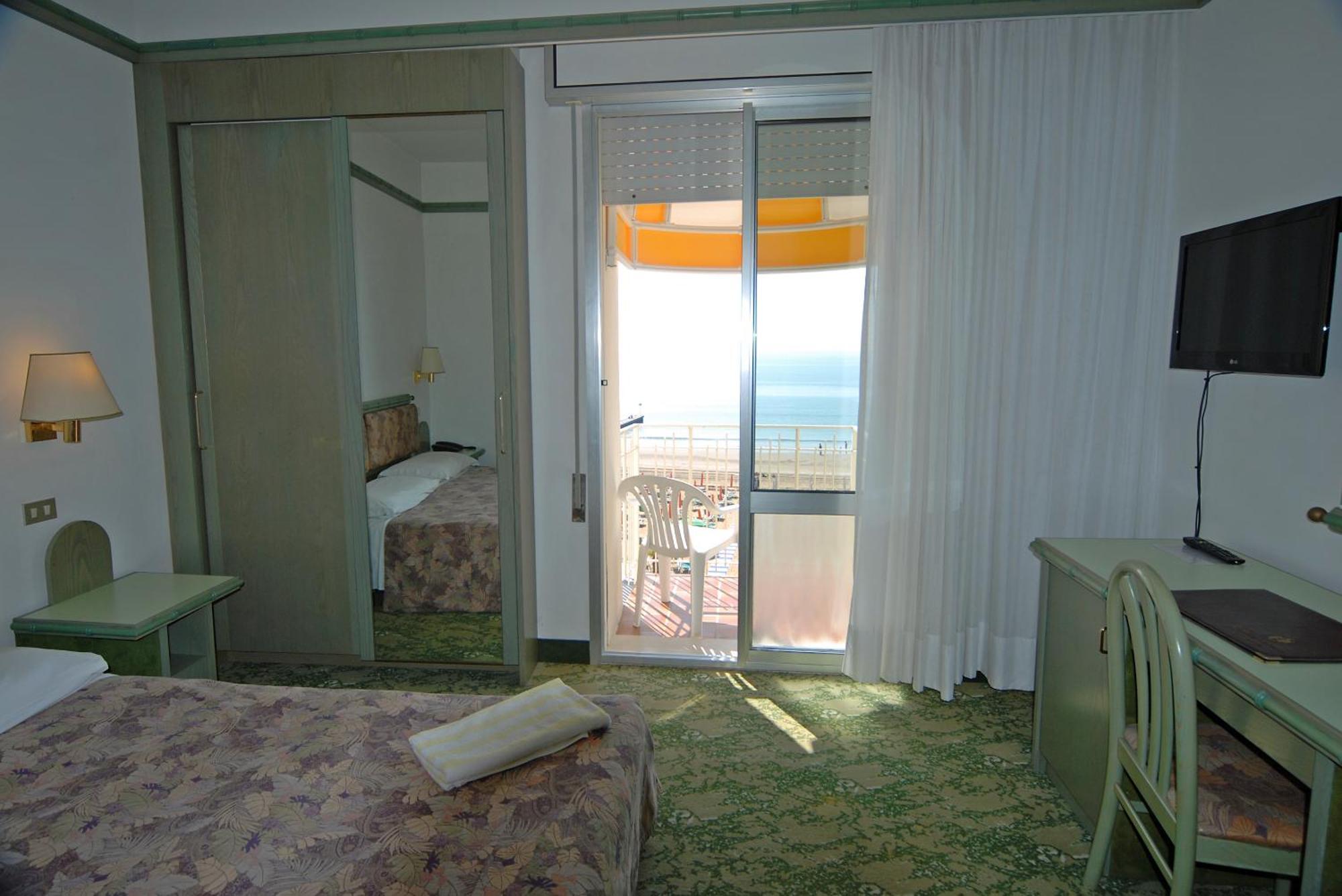 Hotel Montecarlo ليدو دي يسولو المظهر الخارجي الصورة